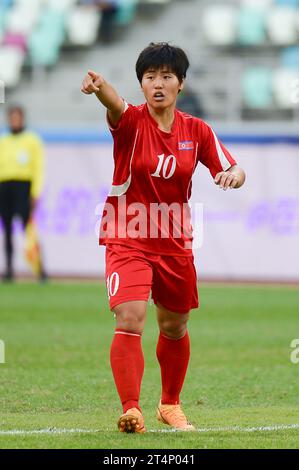 Xiamen, Chine. 1 novembre 2023. TOURNOI DE QUALIFICATION OLYMPIQUE FÉMININ AFC 2024 (Asian Qualifiers Round 2) - THAÏLANDE vs DPR CORÉE au Xiamen Egret Stadium. Crédit : Meng Gao/Alamy Live News Banque D'Images