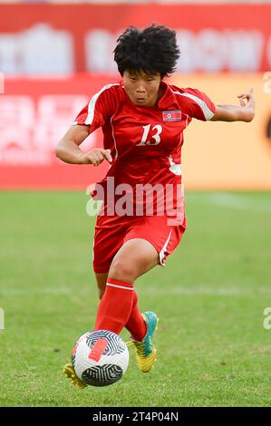 Xiamen, Chine. 1 novembre 2023. TOURNOI DE QUALIFICATION OLYMPIQUE FÉMININ AFC 2024 (Asian Qualifiers Round 2) - THAÏLANDE vs DPR CORÉE au Xiamen Egret Stadium. Crédit : Meng Gao/Alamy Live News Banque D'Images