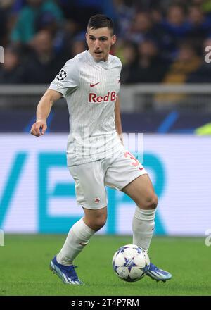 Milan, Italie, 24 octobre 2023. Oscar Gloukh du FC Salzbourg lors du match de l'UEFA Champions League à Giuseppe Meazza, Milan. Le crédit photo devrait se lire : Jonathan Moscrop / Sportimage Banque D'Images