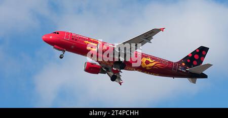 Tenerife, Espagne 29 octobre 2023. Brussels Airlines, Airbus A320-214. Brussels Airlines vole dans le ciel Banque D'Images