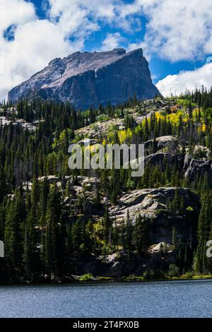 Lac Emerald, montagnes Rocheuses Banque D'Images