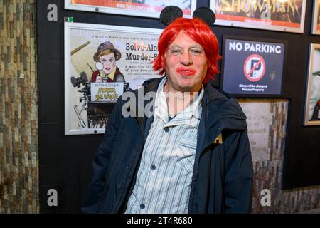 Public pour une projection Halloween de Sing-a-long-a The Rocky Horror Picture Show, Prince Charles Cinema, 7 Leicester place, Londres, Royaume-Uni. 31 oct Banque D'Images