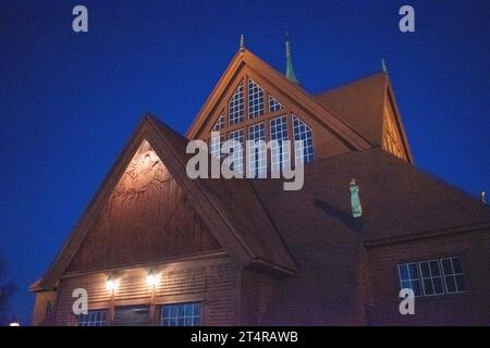 Kiruna, Norbottens LAN, Suède, - 9 octobre 2023 - Église historique. Conçu par Gustaf Wickman au début des années 1900 Banque D'Images