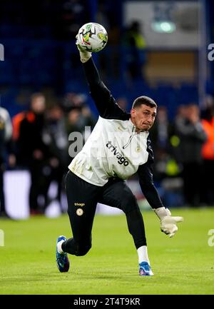 Le gardien de Chelsea Djordje Petrovic se réchauffe à la mi-temps lors du match de quatrième tour de la coupe Carabao à Stamford Bridge, Londres. Date de la photo : mercredi 1 novembre 2023. Banque D'Images