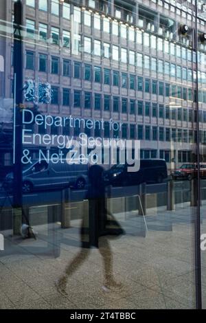 Ministère de la sécurité énergétique et Net Zero Londres. Le ministère de la sécurité énergétique et Net Zero au 1 Victoria Street London Banque D'Images