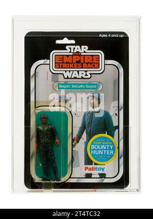 1981 Palitoy Star Wars Empire Strikes Back 45 Back-A Bespin Security Guard (Noir) Carded Toy action Figurine AFA 80-Y près de la menthe condition Banque D'Images