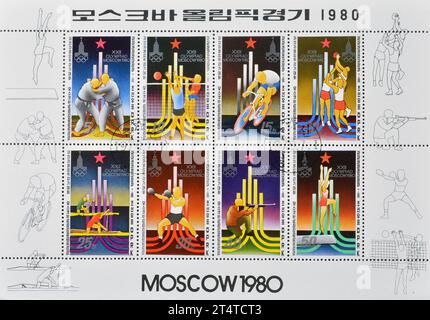 Bloc-feuillet avec timbres oblitérés imprimés par la Corée du Nord, qui font la promotion des Jeux Olympiques d'été 1980 - Moscou, vers 1979. Banque D'Images