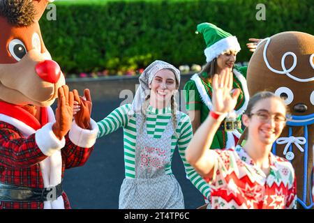 Sydney, Australie - 4 décembre 2020 : Parade de Noël pendant le Royal Randwick Christmas Festival au Royal Randwick racecourse. Banque D'Images