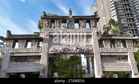 GUIYANG, CHINE - 31 OCTOBRE 2023 - place de piété filiale du festival du clan Gao Zhang, 31 octobre 2023, Guiyang, Guizhou, Chine. Le clan Gao Zhang festiva Banque D'Images