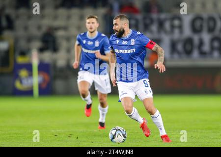 Mikael Ishak de Lech Poznan vu en action lors du match de football Ekstraklasa 2023-24 entre Cracovia Cracovie et Lech Poznan au stade de Cracovia. Score final ; Cracovia Cracovie 1:1 Lech Poznan. (Photo Grzegorz Wajda/SOPA Images/Sipa USA) crédit : SIPA USA/Alamy Live News Banque D'Images