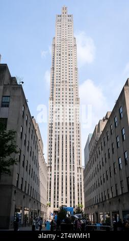 Détail architectural du Rockefeller Center, un grand complexe composé de 19 bâtiments commerciaux dans le quartier Midtown Manhattan, à New York Banque D'Images