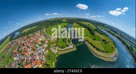 Vue aérienne du village d'Epfach sur Lech en haute-Bavière près de Landsberg Banque D'Images