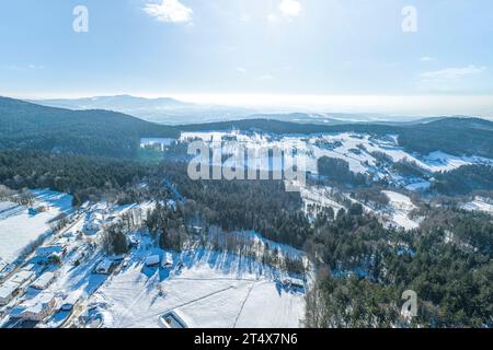 Vue hivernale à Greising, une localité de Deggendorf dans la forêt bavaroise en Basse-Bavière Banque D'Images