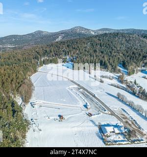 Vue hivernale à Greising, une localité de Deggendorf dans la forêt bavaroise en Basse-Bavière Banque D'Images