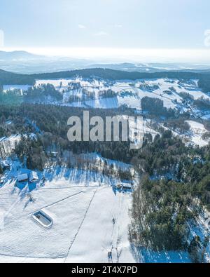 Vue hivernale à Greising, une localité de Deggendorf dans la forêt bavaroise en Basse-Bavière Banque D'Images