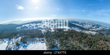 Vue hivernale à Greising, une localité de Deggendorf dans la forêt bavaroise en Basse-Bavière Banque D'Images