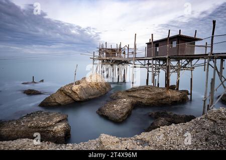 Trabocco Spezzacatena (Rocca San Giovanni) Banque D'Images