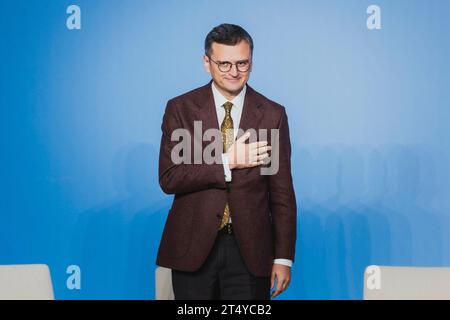 Berlin, Allemagne . 02 novembre 2023. Dmytro Kuleba, ministre des Affaires étrangères de l'Ukraine, a participé à la conférence "Une Union plus grande et plus forte" au ministère des Affaires étrangères à Berlin, le 2 novembre 2023. Crédit : dpa/Alamy Live News Banque D'Images