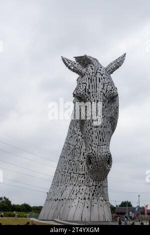 Le kelpie ou « cheval merfolk » est une créature changeante mentionnée dans plusieurs mythes et légendes du folklore écossais. Les Kelpies sont deux en plein air Banque D'Images