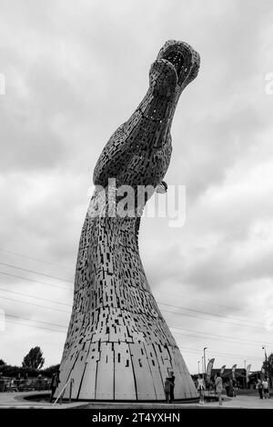 Le kelpie ou « cheval merfolk » est une créature changeante mentionnée dans plusieurs mythes et légendes du folklore écossais. Les Kelpies sont deux en plein air Banque D'Images