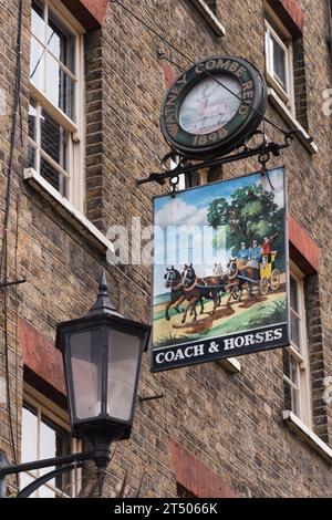 The Coach and Horses public House sur Wellington Street, Covent Garden, Londres, WC2, Angleterre, ROYAUME-UNI Banque D'Images