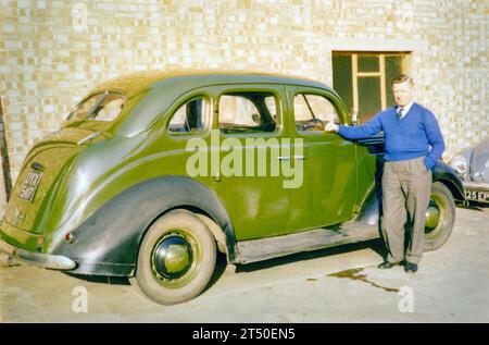 1937 Ford modèle 78 Fordor Deluxe V8 voiture, photographe britannique c 1961 Banque D'Images