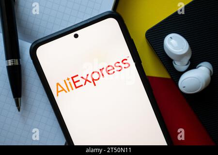 Dans cette illustration photo, un logo Ali Express apparaît sur un smartphone. Banque D'Images