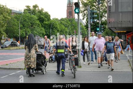 Fußgängerampel, Straßenszene, Müllerstraße, mariage, Mitte, Berlin, Deutschland *** Légende locale *** , Berlin, Deutschland Banque D'Images