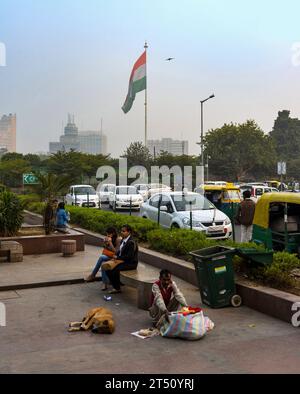 Vie urbaine sur la place Connaught à New Delhi Banque D'Images