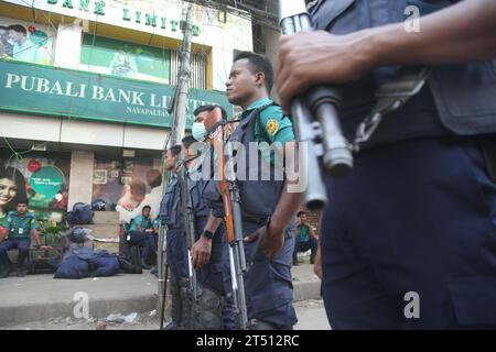 Dhaka Bangladesh 02novembre2023,le bureau du BNP à Nayapaltan est resté verrouillé le troisième jour du blocus national de 3 jours du parti aujourd'hui Banque D'Images