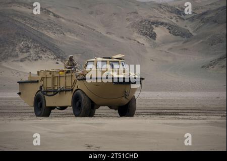 (LPD 18), Aho Brien, amphibie, BMU-1, LARC, lcu-1617, véhicule de ravitaillement amphibie plus léger, station de partenariat sud, photo de la marine américaine, USS New Orleans Banque D'Images