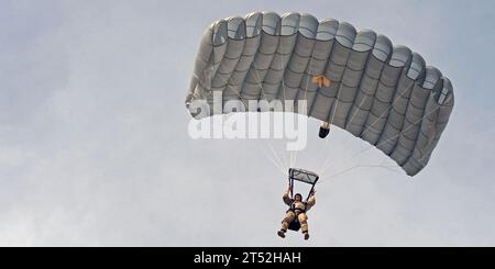 Avion, EODMU, hélicoptère, parachute MT-2X, NSWU, aéronef à voilure tournante Banque D'Images