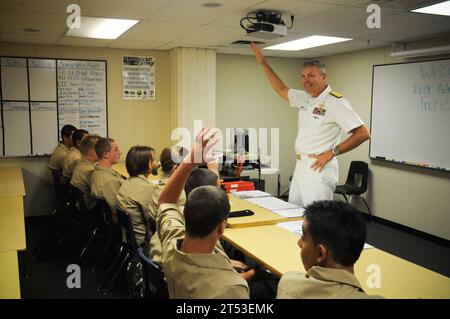 Cadet, école secondaire, NJROTC, ADM arrière William D. French, semaine navale de Salt Lake City, marine américaine Banque D'Images