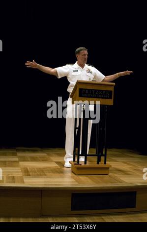 Chicago Navy week 2011, information Dominance, podium, arrière-amiral William Hilarides, marine américaine Banque D'Images