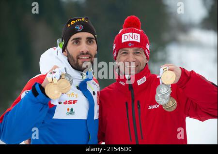 Martin Fourcade FRA und Ole Einar BJOERNDALEN, NOR mit Medaillen IBU Championnats du monde Biathlon 15 KM Massenstart der Herren à Oslo, Norwegen Am 13.03.2016 Banque D'Images