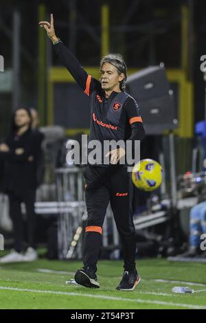 Salerne, Italie. 31 octobre 2023. L'entraîneur italien de Salernitana Filippo Inzaghi gesticule lors du match de football de la coupe d'italie entre Unione Sportiva Salernitana et Unione Calcio Sampdoria au stade Arechi de Salerne le 31 octobre 2023. Crédit : Agence photo indépendante/Alamy Live News Banque D'Images