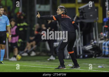 Salerne, Italie. 31 octobre 2023. L'entraîneur italien de Salernitana Filippo Inzaghi gesticule lors du match de football de la coupe d'italie entre Unione Sportiva Salernitana et Unione Calcio Sampdoria au stade Arechi de Salerne le 31 octobre 2023. Crédit : Agence photo indépendante/Alamy Live News Banque D'Images