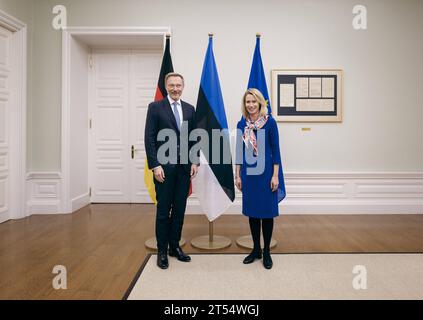 Christian Lindner FDP, Bundesminister der Finanzen, trifft Kaja Kallas, Premierministerin von Estland zu einem Gespraech à Tallinn, 02.11.2023. Tallinn Estland *** Christian Lindner FDP, ministre fédéral des Finances, rencontre Kaja Kallas, Premier ministre estonien pour des entretiens à Tallinn, 02 11 2023 Tallinn Estonie Copyright : xFelixxZahnx Credit : Imago/Alamy Live News Banque D'Images