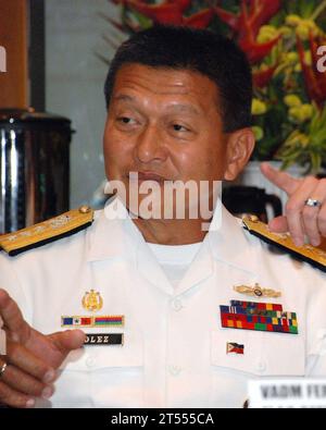 Militaires étrangers, personnes, Philippines, contre-amiral Nora Tyson, Séminaire des hauts dirigeants de la sécurité maritime de l'Asie du Sud-est, vice-amiral Ferdinand Golez Banque D'Images