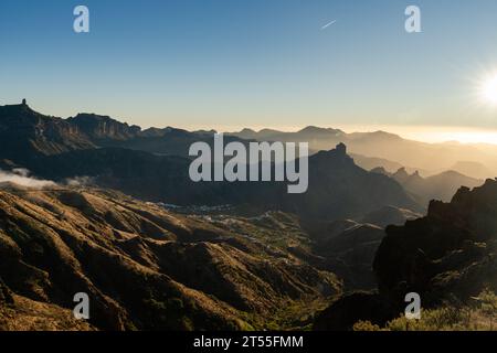 Vue sur la montagne de la vallée dans l'île de Gran Canaria Banque D'Images