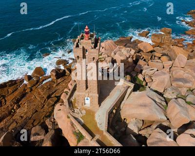 Vue aérienne, phare, Phare de Men Ruz, Ploumanac'h, Ploumanach, Pointe de Squewel, Perros-Guirec, côte de granit rose, Côte de granit Rose Banque D'Images