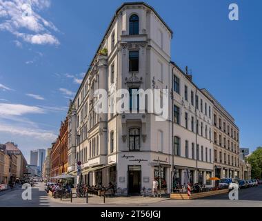 Maison d'angle étroite, Tucholskystrasse à Mitte, Berlin, Allemagne Banque D'Images