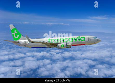 Boeing 737-800 de Transavia en vol. Banque D'Images