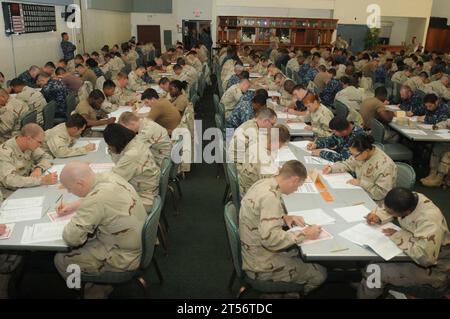 1/296th Infantry Regiment, 111th combat support Battalion, 115th Military police Company, 118th Military police Battalion, 336th combat Sustainment and support Battalion, 474th Expeditionary civil Engineering Squadron, 525th Military police Team, 91114 Maritime Safety and Security Team, examen d'avancement, Arizona Army National Guard, base Emergency Engineer Force, BEEF, Bravo Company, camp Delta, camp Xray, camp X-Ray, Capstone, commissions, Cuba, détenu, détenus, détention, liberté immuable, GITMO, Guantanamo, Guantanamo Bay, Guantanamo Bay Cuba, honneur de défendre la liberté, interro Banque D'Images