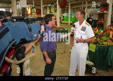 Walter E. carter Jr., commandant du joint Enabling Capabilities Command, est interviewé par WWLP-22 televisi.jpg Banque D'Images