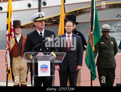 L'amiral arrière de la marine AMÉRICAINE William Moran, chef des programmes d'aviation maritime pour le chef Banque D'Images