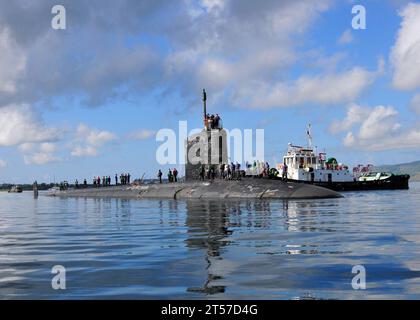 US Navy le sous-marin d'attaque de classe Virginia USS Texas (SSN 775) entre dans la baie de Subic pour effectuer une visite du port et coordonner tended.jpg Banque D'Images