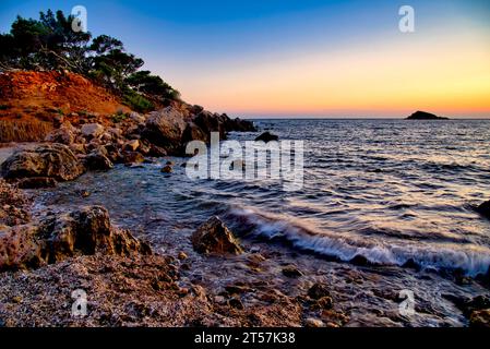 Série de paysages du bord de mer méditerranéen, sur la commune de Bandol (Var) dans le sud de la France. Banque D'Images