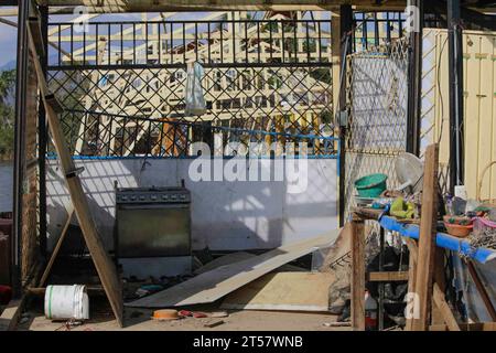 2 novembre 2023, Coyuca de Bénitez, Guerrero, Mexique : désastres laissés dans la communauté de Coyuca de Bénitez causés par l'ouragan Otis (image de crédit : © Luis E Salgado/ZUMA Press Wire) À USAGE ÉDITORIAL SEULEMENT! Non destiné à UN USAGE commercial ! Banque D'Images