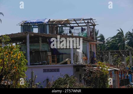 3 novembre 2023, Coyuca de Bénitez, Guerrero, Mexique : passage par les villages de la municipalité de Coyuca de Bénitez et les catastrophes provoquées par l'ouragan Otis, classé dans la catégorie 5. (Image de crédit : © Luis E Salgado/ZUMA Press Wire) USAGE ÉDITORIAL SEULEMENT! Non destiné à UN USAGE commercial ! Banque D'Images